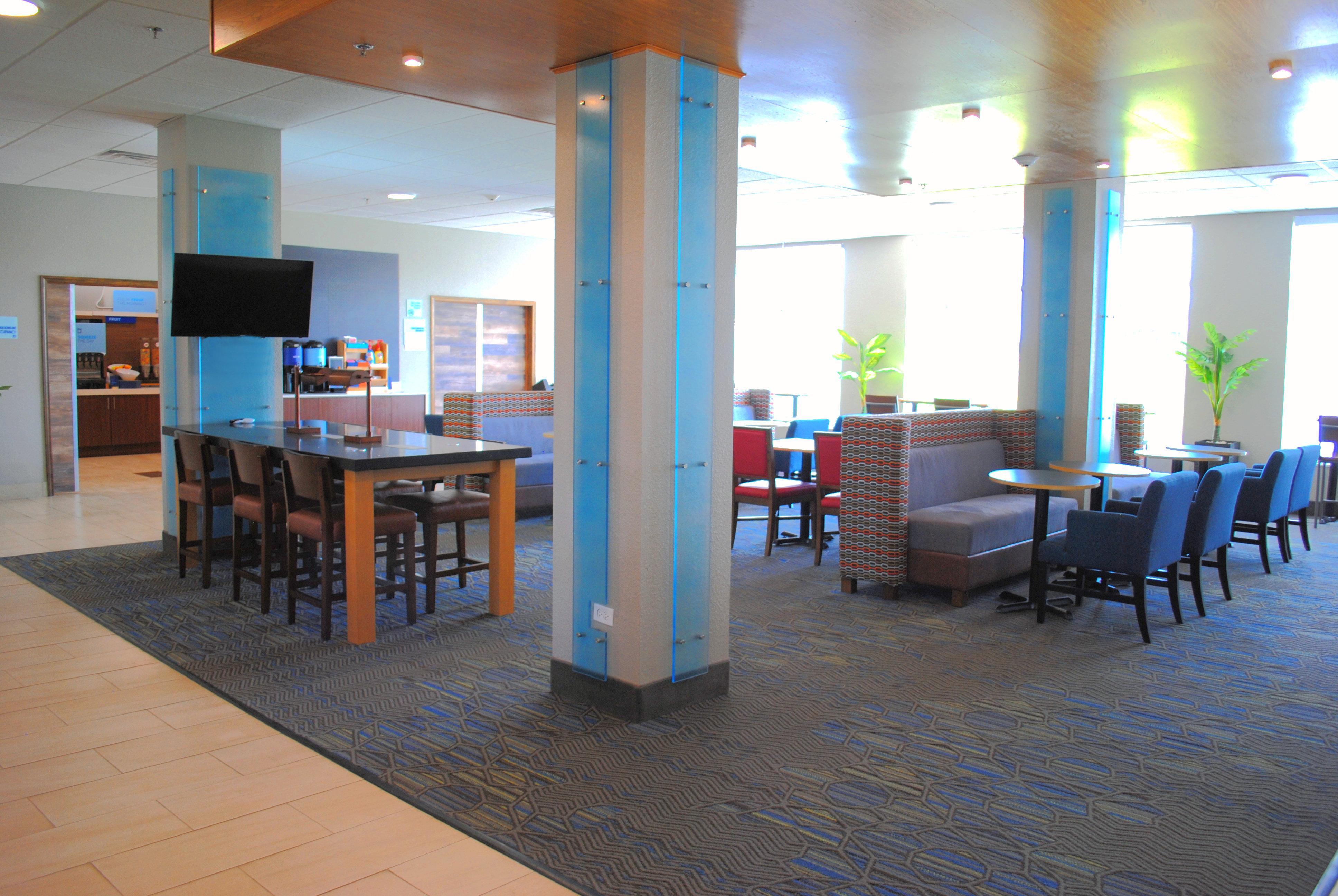 Holiday Inn Express & Suites - Columbia City By Ihg Exterior foto